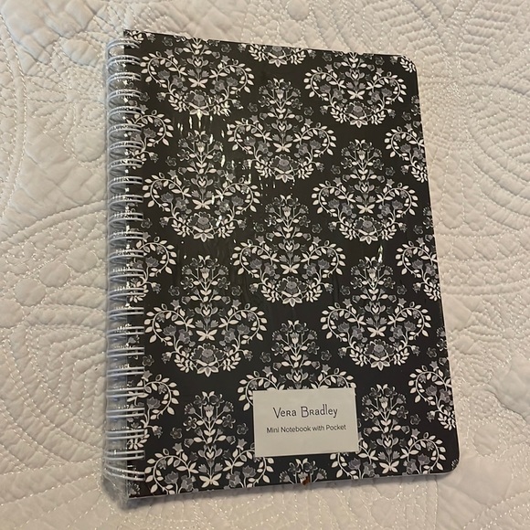 Black & White Vera Bradley Mini Notebook Journal Pocket Sealed Chandelier Noir - Picture 1 of 5